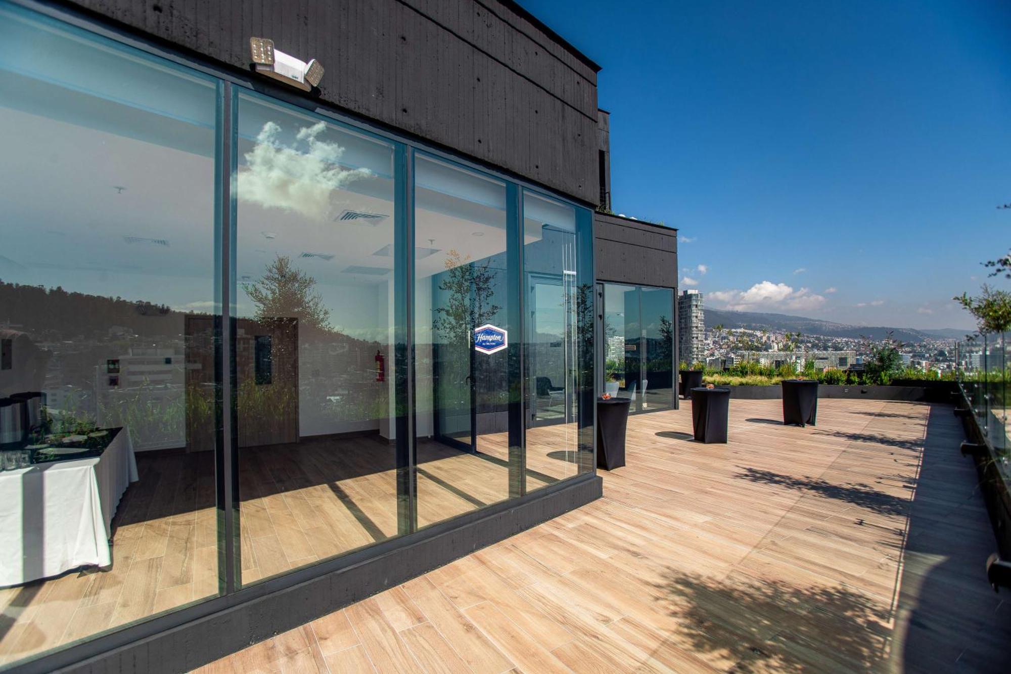 Hotel Hampton By Hilton Quito La Carolina Park Exterior foto