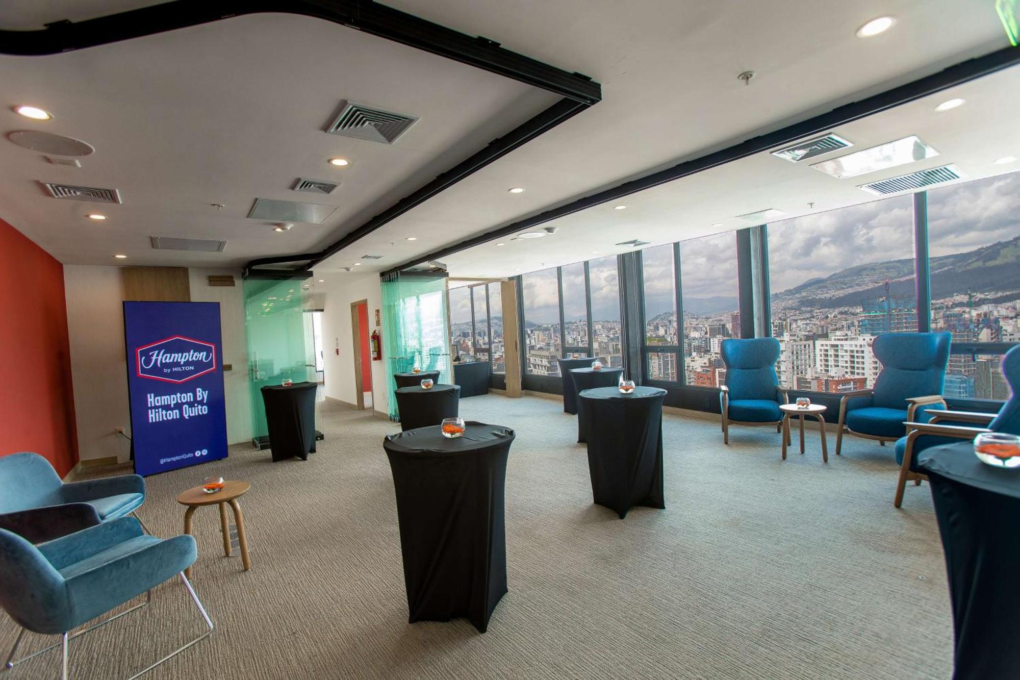 Hotel Hampton By Hilton Quito La Carolina Park Exterior foto