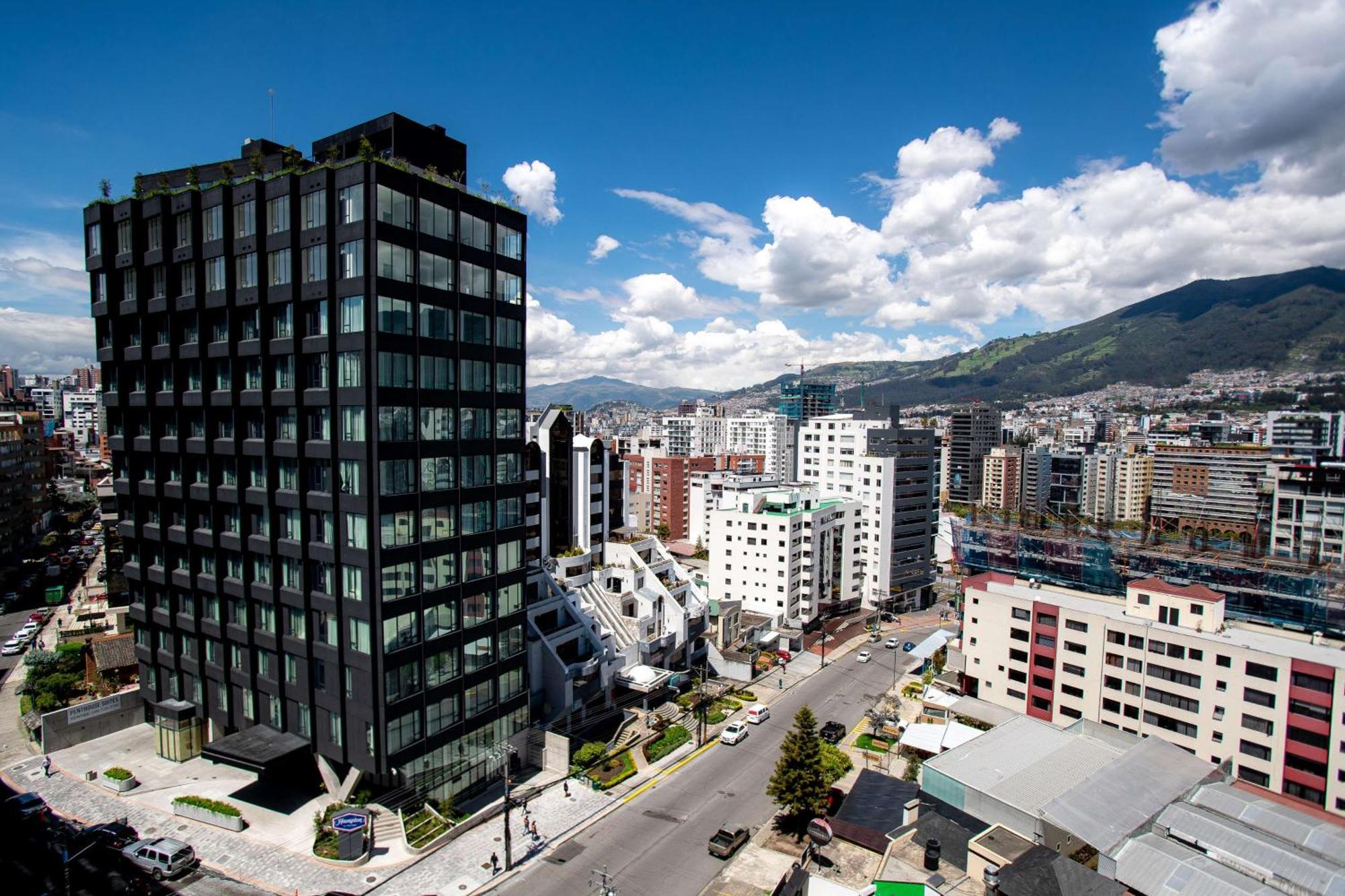 Hotel Hampton By Hilton Quito La Carolina Park Exterior foto
